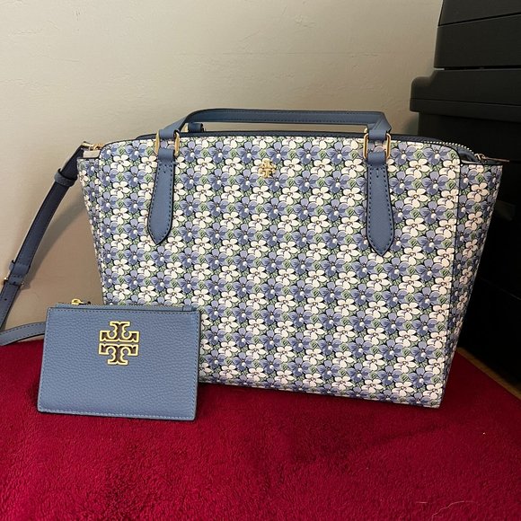 Tory Burch Handbags - Tory Burch handbag and card holder.